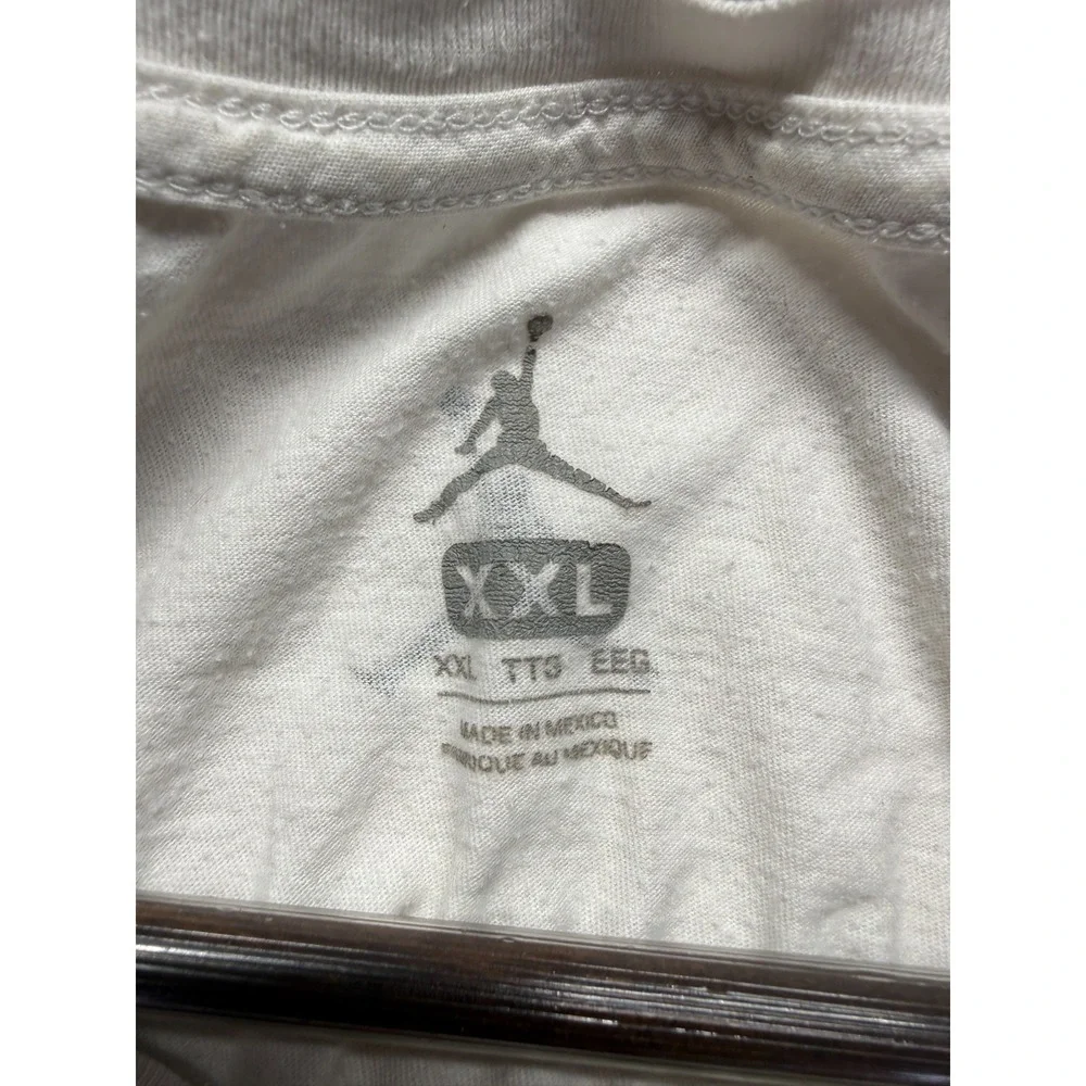Air Jordan T Shirt Mens 2XL‎ White Graphic Print Jumpman Zig Zag Lightning Logo